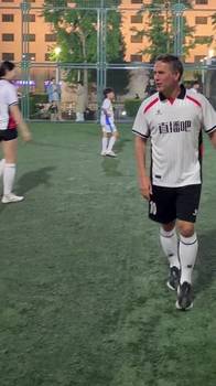 欧文亮相直播吧球友会，并表示：中国队在20年之后将赢得世界杯
